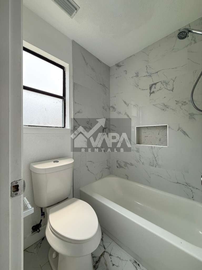 Building Photo - 13811 Flairwood St