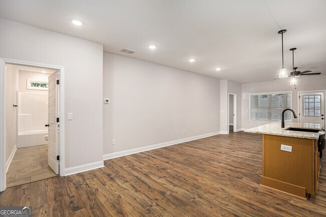 Building Photo - 138 Crestpoint Rd