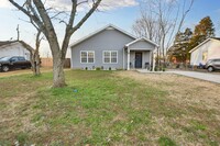 Building Photo - Pet Friendly Three Bedroom!