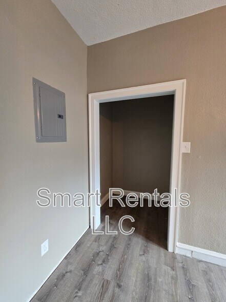 Building Photo - 4523 Gravois Ave