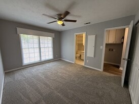 Master bedroom - Colonial Arms Apartments