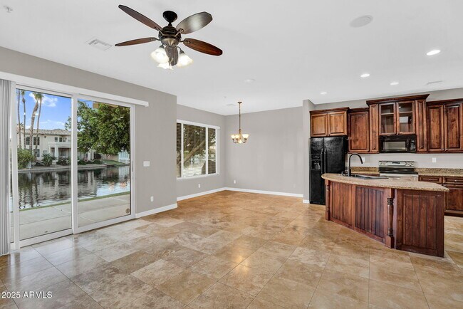 Building Photo - 1414 W Coral Reef Dr