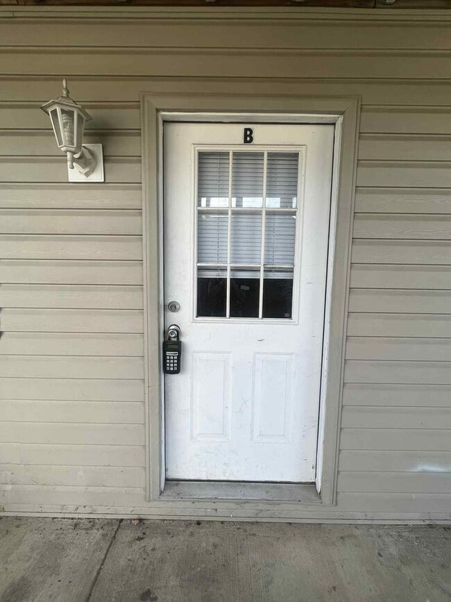 Building Photo - Nice 2BR/2BA near MSSU campus! (downstairs...