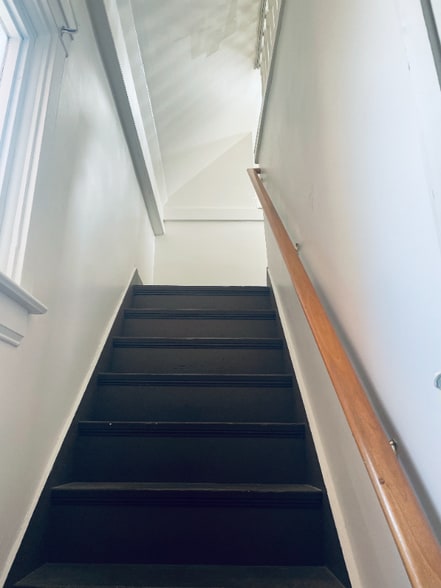 Building Photo - 219 W 15th St