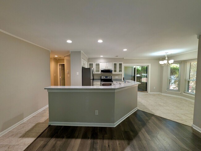 Building Photo - 311 New Kent Pl