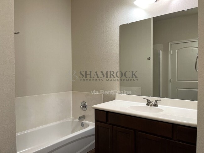 Building Photo - 5604 Foxborough Dr