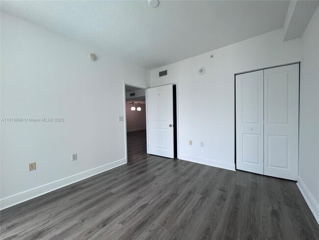 Building Photo - 1250 S Miami Ave