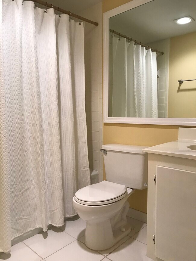 Building Photo - 2306 S Cypress Bend Dr