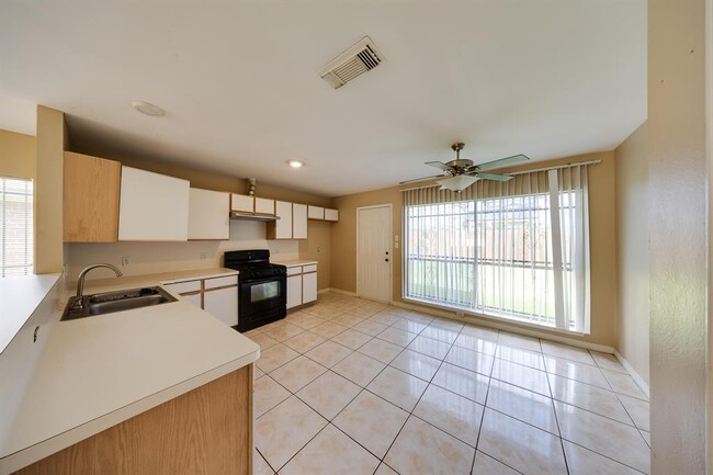 Building Photo - 12914 Townwood Dr