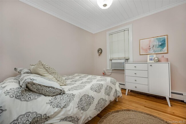 Building Photo - 96 Oregon St