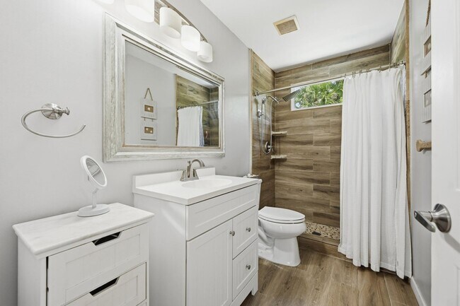 Building Photo - 15073 Oak Chase Ct