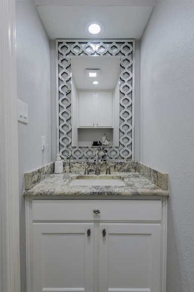 Building Photo - 3719 Danbury Dr