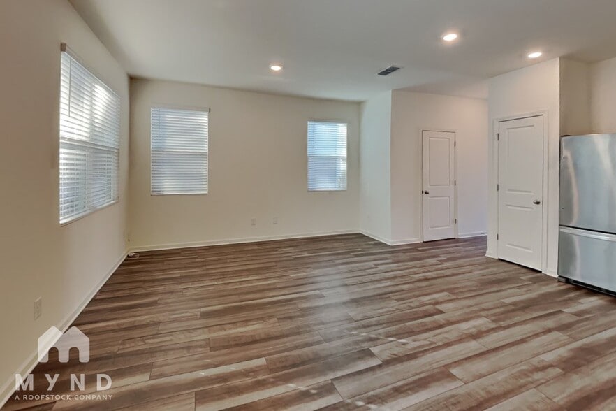 Building Photo - 2622 Senegal Wy