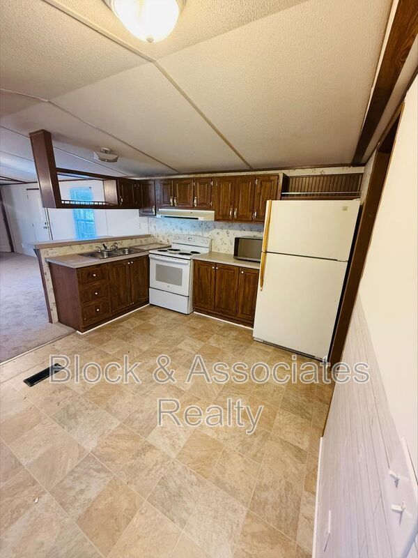 Building Photo - 1066 Worthville Rd