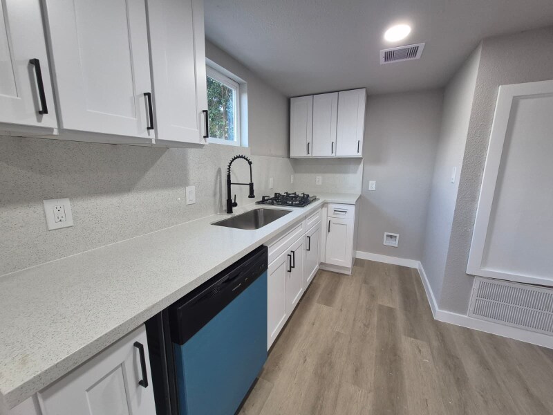 Building Photo - 2209 Gano St