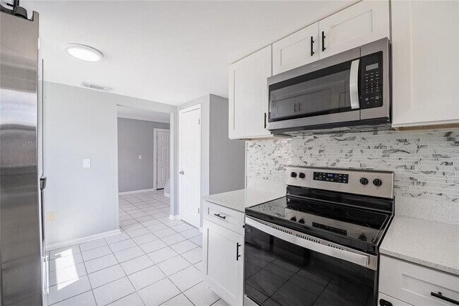 Building Photo - 4134 El Camino Real E