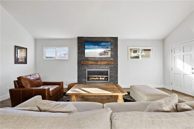 Building Photo - 630 Indianapolis Ave