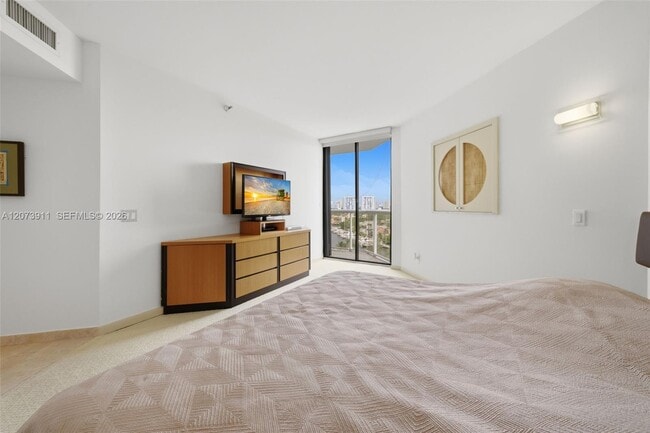 Building Photo - 3610 Yacht Club Dr