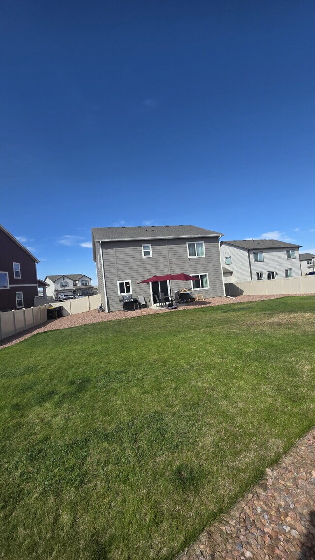 Building Photo - Beautiful 4BR 2.5 bath Home in Bradley Heights near Military bases
