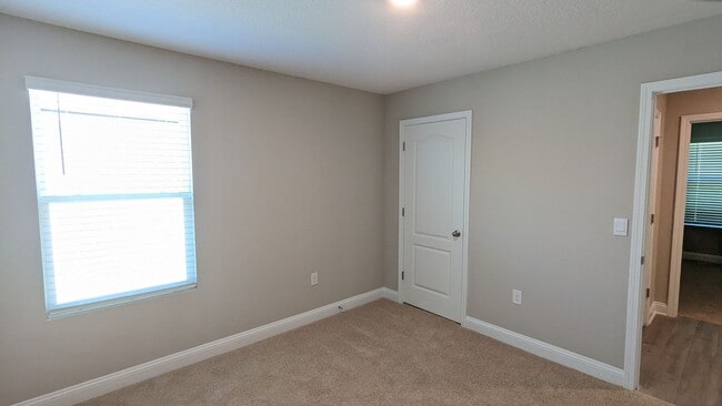 Building Photo - LIMITED TIME SPECIALS - 1/2 Month Free Ren...