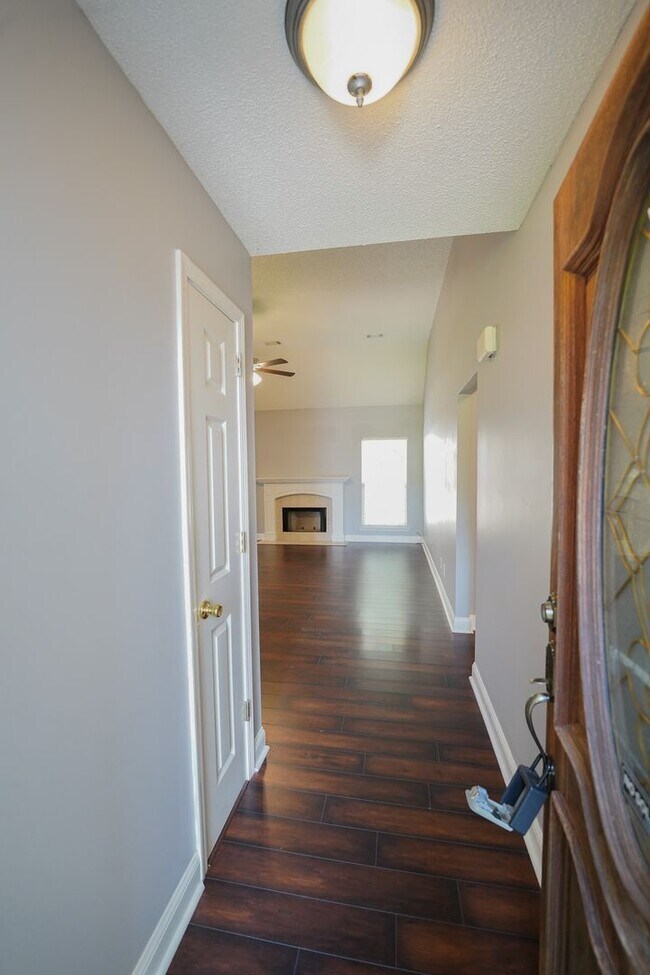 Building Photo - Coming Available!