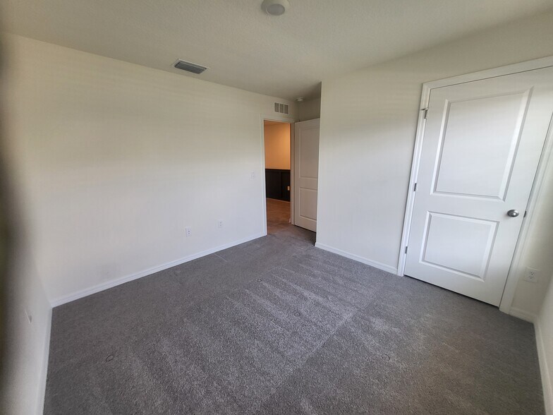 Building Photo - 38336 Sonnet Landing Ave