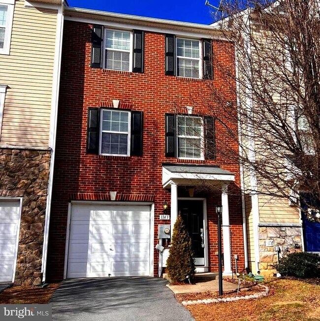 Building Photo - 1143 Mare St