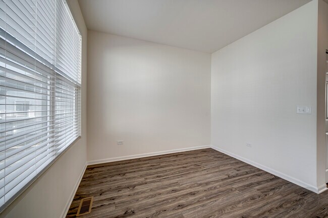 Building Photo - 4138 Irving Rd