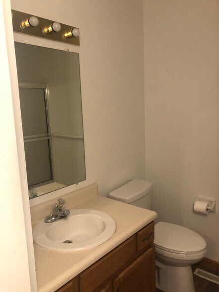 Building Photo - 305 Sheetz Way