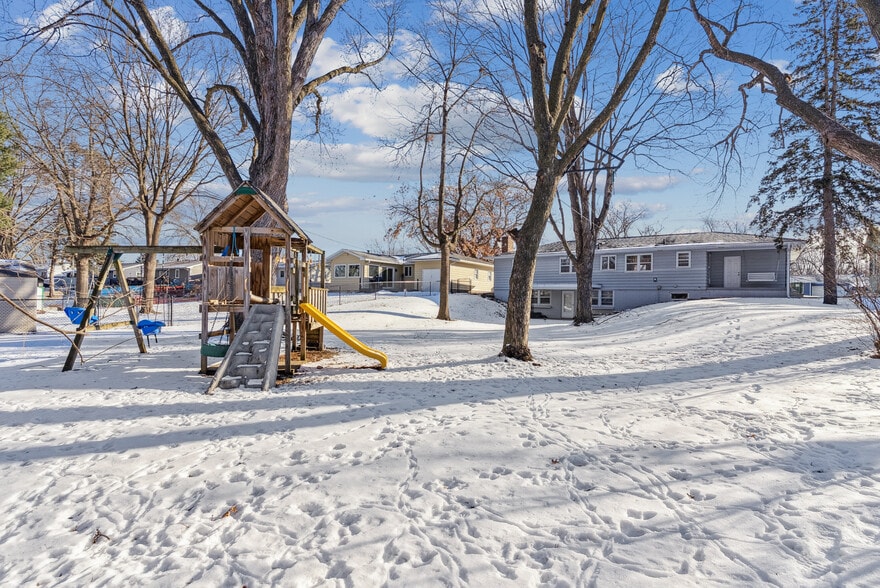 Building Photo - 3032 W 9th St