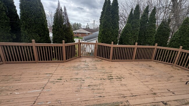 Building Photo - 3535 Robey Ave