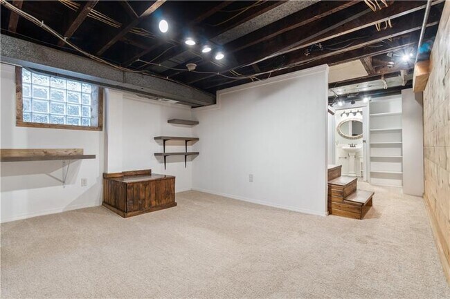 Building Photo - 414 Fisk St