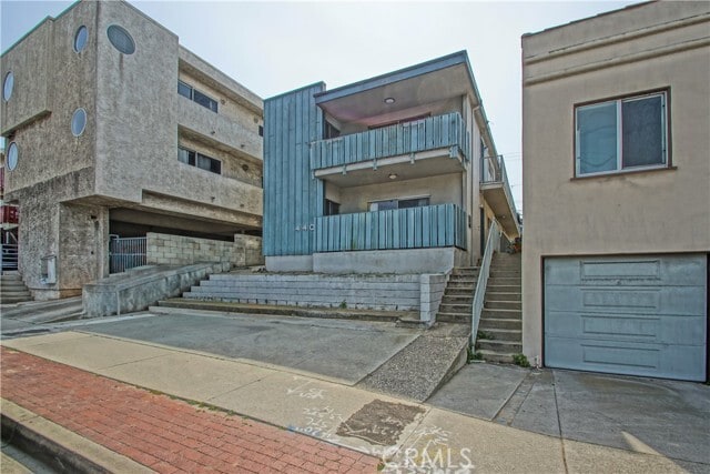 Building Photo - 440 Rosecrans Ave