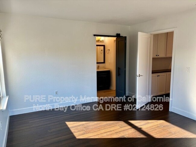 Building Photo - 104 Banff Way