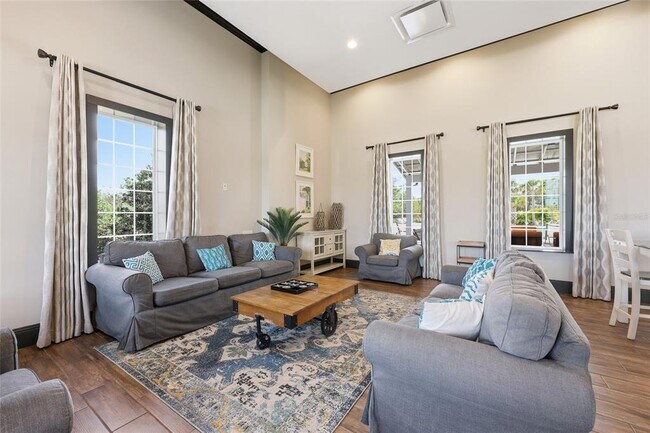 Building Photo - 32992 Major Oak Dr