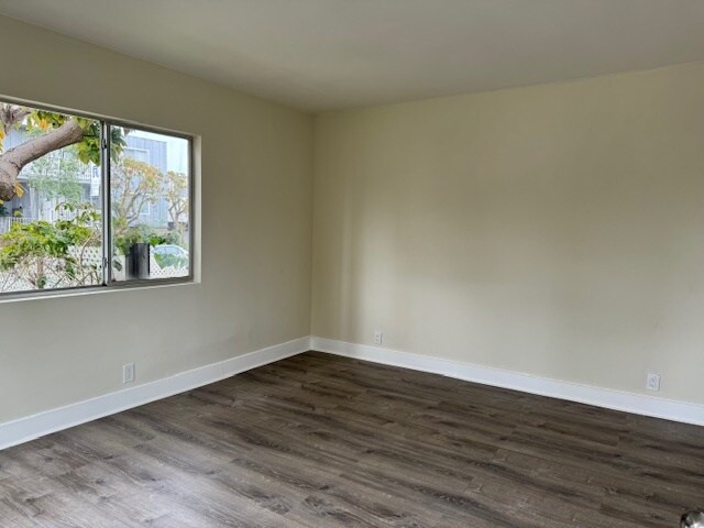 Building Photo - 11529 Iowa Ave