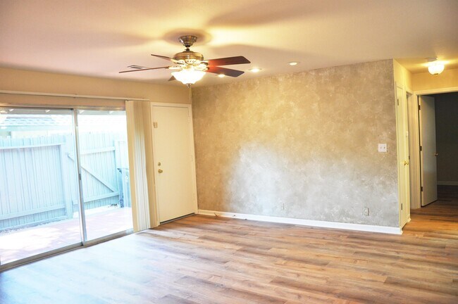 Building Photo - 5572 Magnolia Terrace