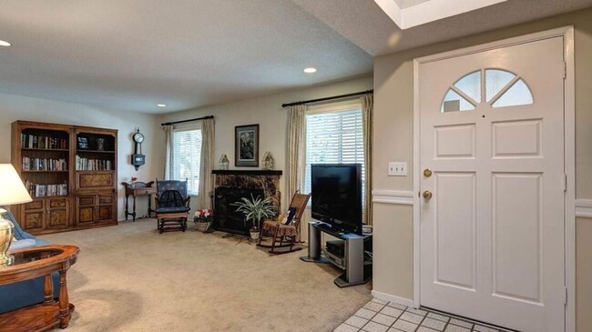Building Photo - Union City 4 Bed | Master Suite | Perfect ...