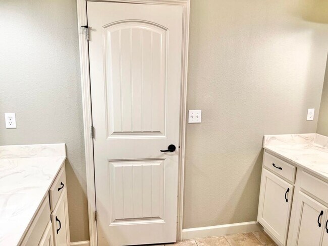 Building Photo - Duplex in Siena Estates at Branson Hills