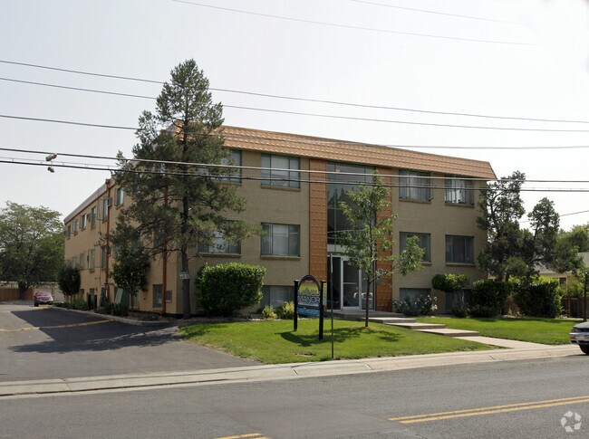 Building Photo - Malibu Manor