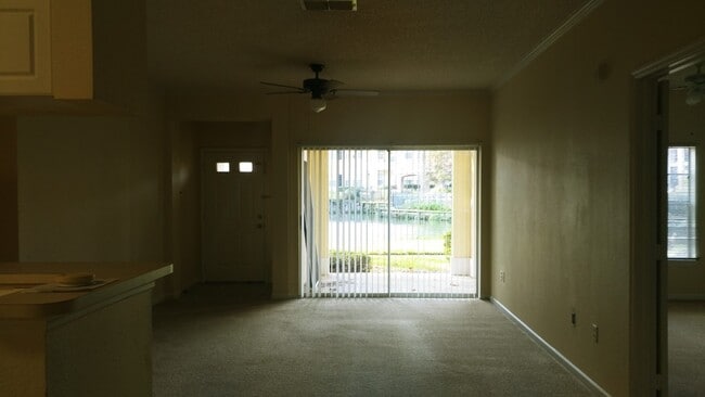 Building Photo - 2 Bedroom 2 bathroom in The  Abor Lakes Lu...