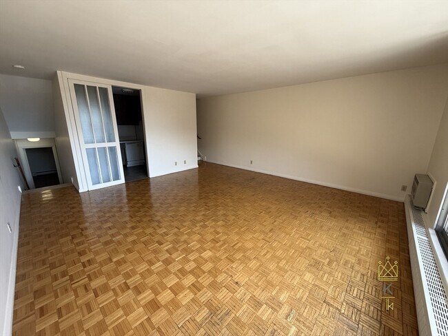 Building Photo - 125 Chiswick Rd