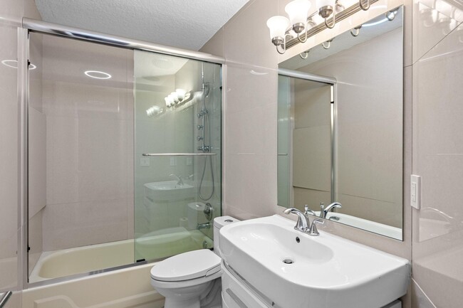 Building Photo - 6186 Duckweed Rd
