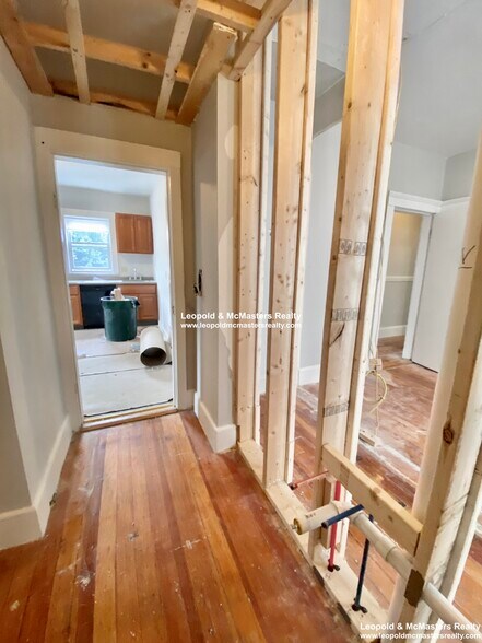 Building Photo - 19 Roseclair St