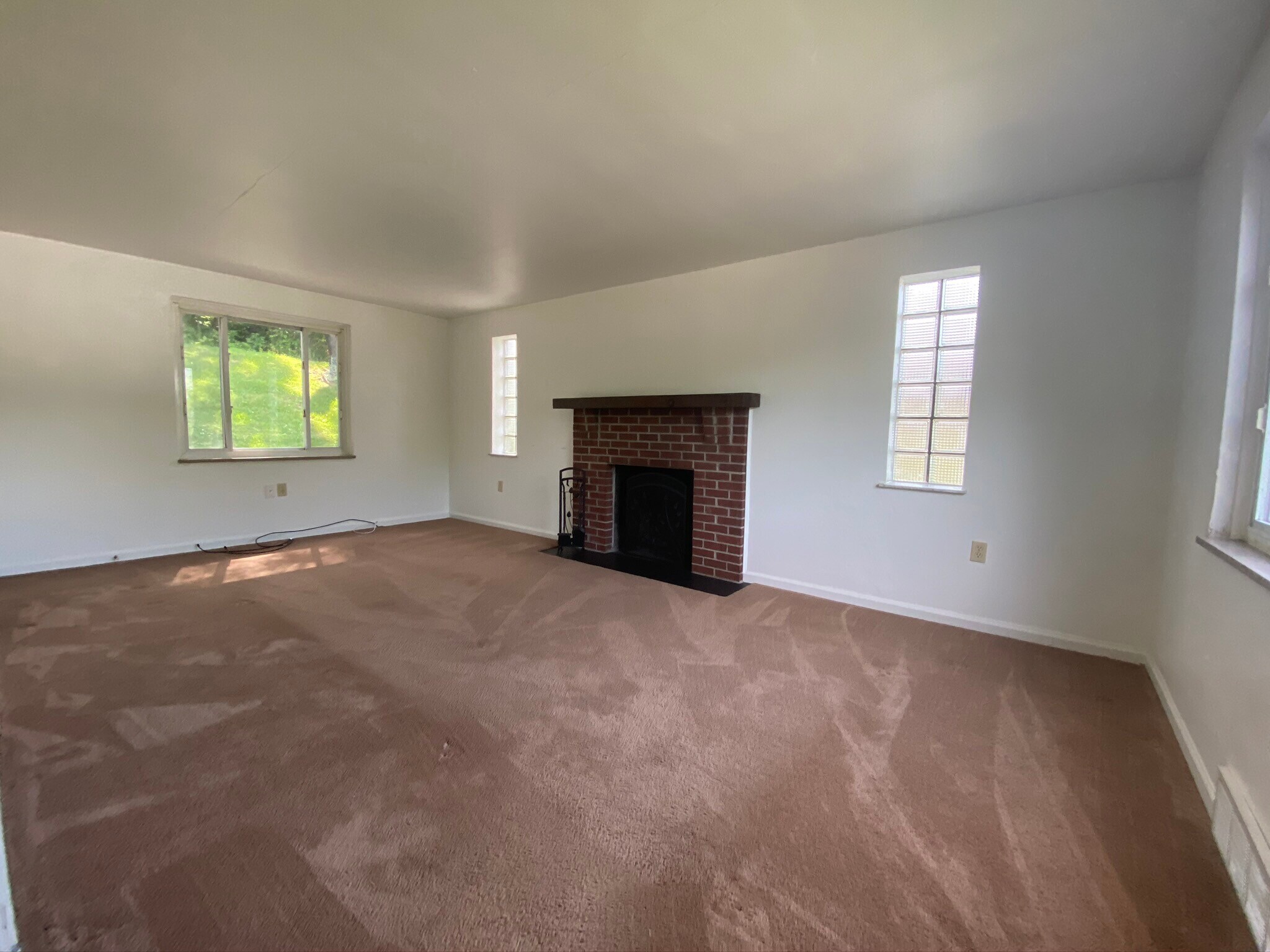 Living Room - 4443 Clairton Blvd