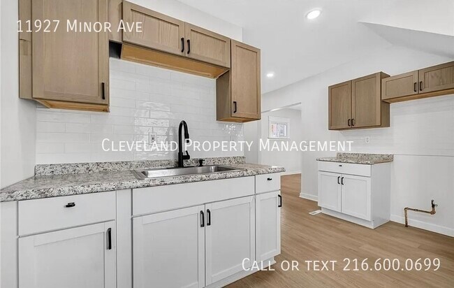 Building Photo - 11927 Minor Ave