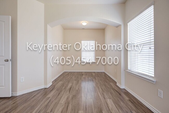 Building Photo - Stunning 5BD, 2 1/2 BTH Home Seconds away from John Kilpatrick Turnpike in YUKON!