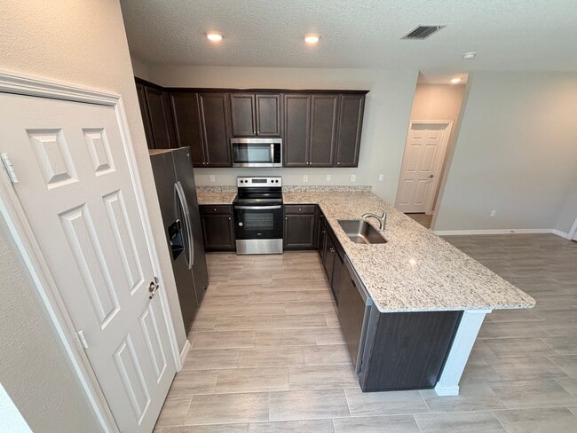 Building Photo - Beautiful 3 Bedroom, 2 Bathroom Home in Palm Bay!!