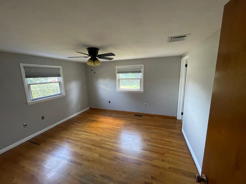 Building Photo - 407 Mount Allen Drive