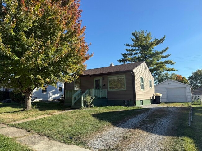 Building Photo - 617 Fletcher Ln